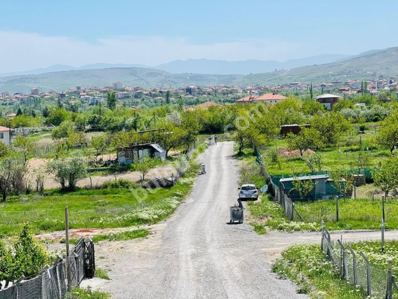 HANIMIN ÇİFTLİĞİNDE SATILIK İMARLI ARSA MAHALLE İÇİNDE