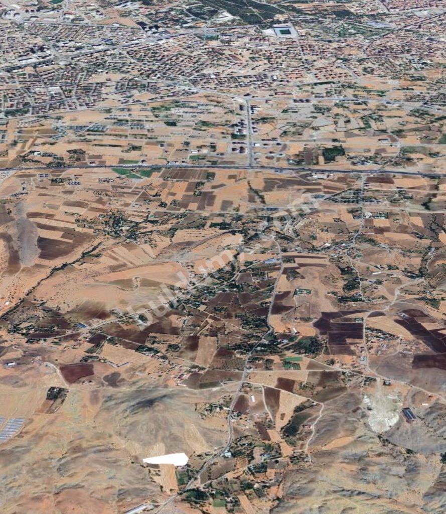 EMLAKCI YUSUF DAN YEMİŞLİK MAHALLESİNDE SATLIK 7998 m2 TARLA - Fotoğraf 2