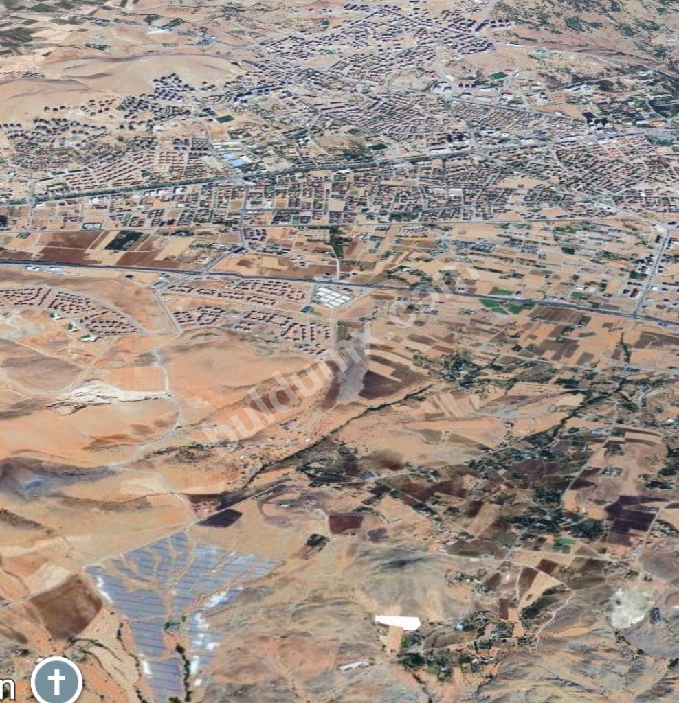 EMLAKCI YUSUF DAN YEMİŞLİK MAHALLESİNDE SATLIK 7998 m2 TARLA - Fotoğraf 3