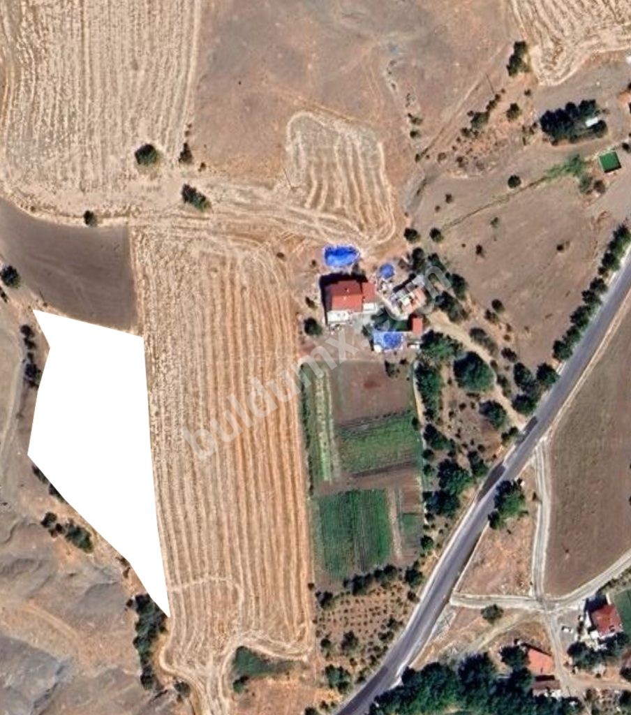 EMLAKCI YUSUF DAN YEMİŞLİK MAHALLESİNDE 3748 m2 SATLIK TARLA - Fotoğraf 3
