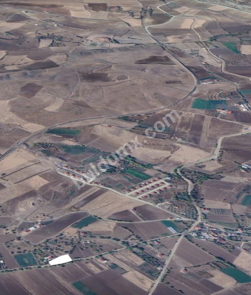EMLAKÇI YUSUFDAN KAVAKTEPE KÖYÜNDE SATLIK TARLA - Fotoğraf 7