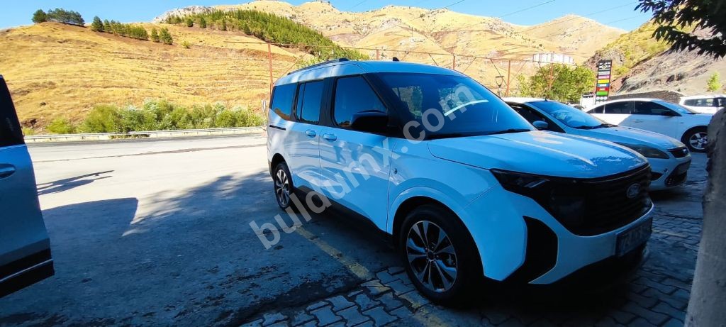sıfır courier 1.0ecoboost titanium otomatik - Fotoğraf 3