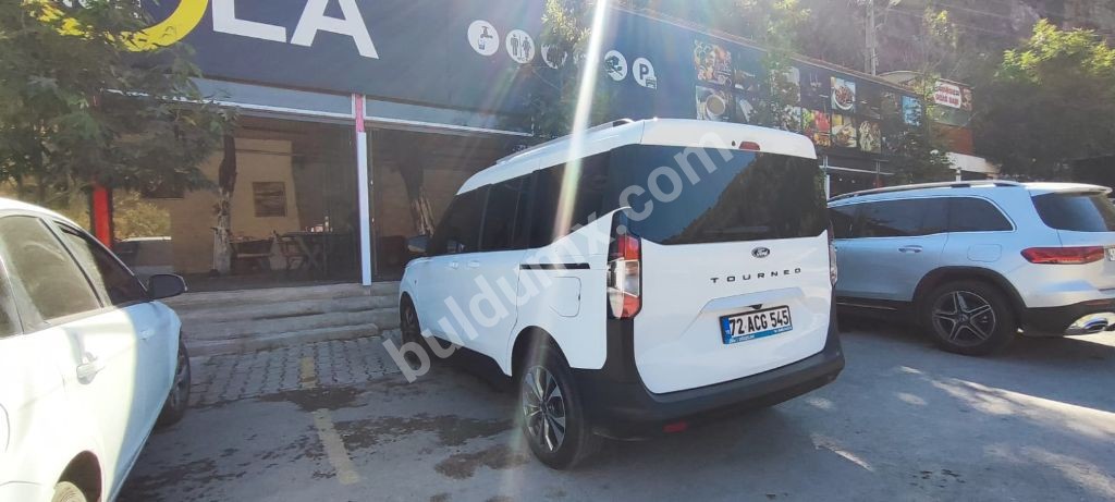 sıfır courier 1.0ecoboost titanium otomatik - Fotoğraf 4